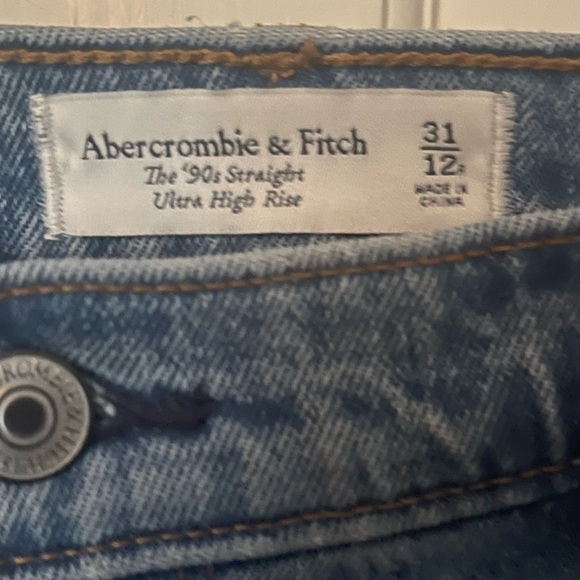 Abercrombie the 90s Straight Ultra High Rise Curve Love 31 Denim Light Wash - Picture 6 of 8